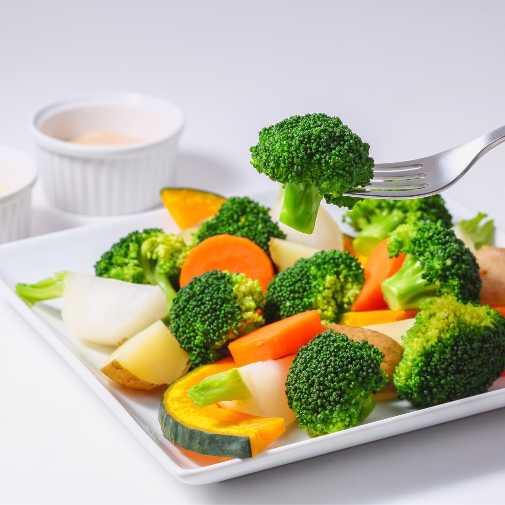 salata-calda-broccoli-cartofi